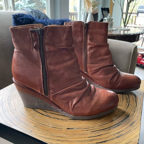 Mizz Mooz Baron wedge booties - Picture 1 of 4